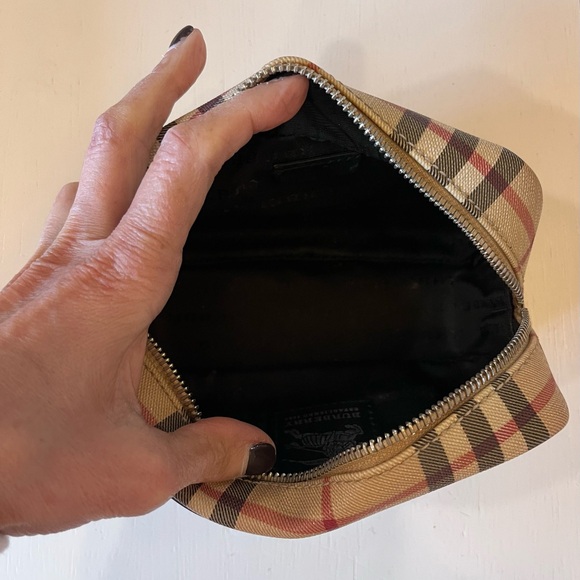 Burberry Nova Check cosmetic bag and/or vanity case. - Picture 12 of 16